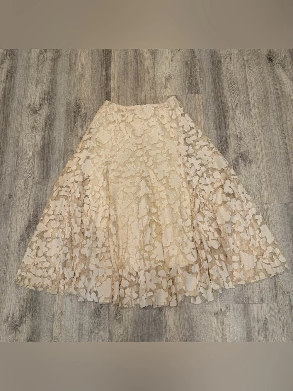 Karen Kane 3D Floral Lace Mesh Midi Skirt Cream Size Medium - Picture 3 of 3